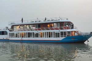 Cover image of MV Jol Safari